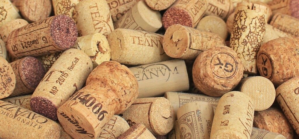 champagne cork, wine corks, background-1350404.jpg